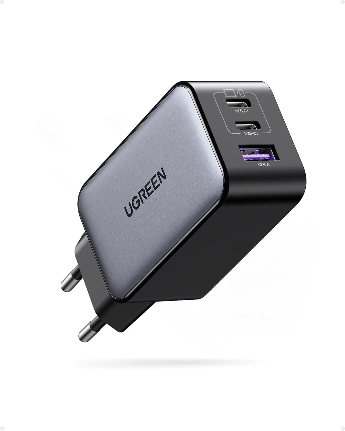 מטען קיר שחור UGREEN Nexode 65W עם שתי יציאות USB-C ויציאת USB-A
