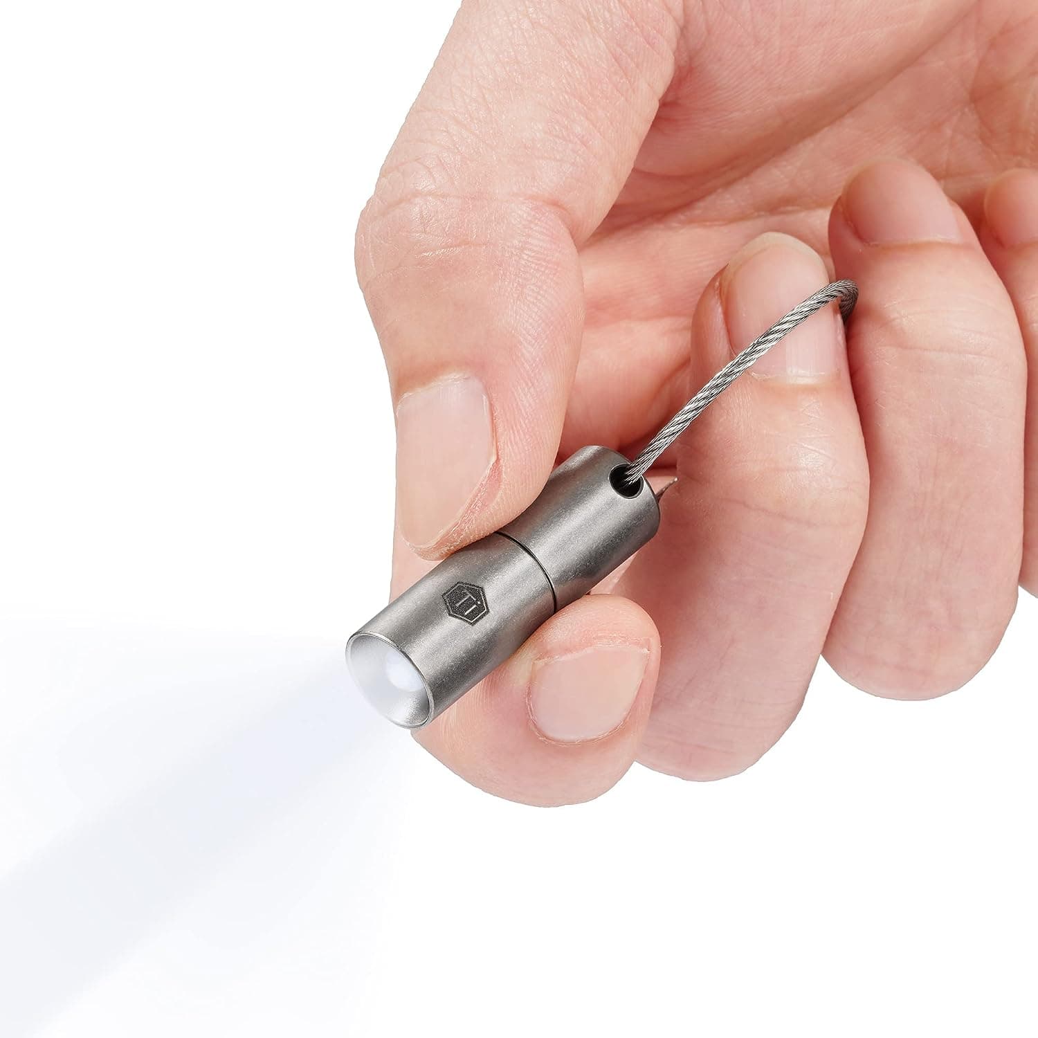 פנס טיטניום KeyUnity KF00 עם תיל קשירה בידי אדם